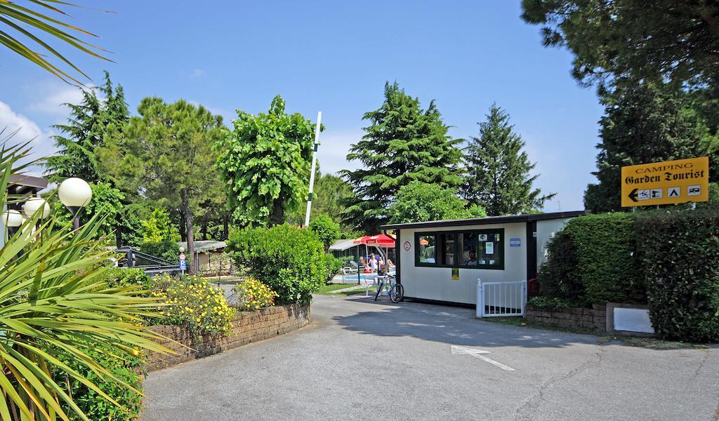 Camping Garden Tourist マネルバ・デル・ガルダ エクステリア 写真